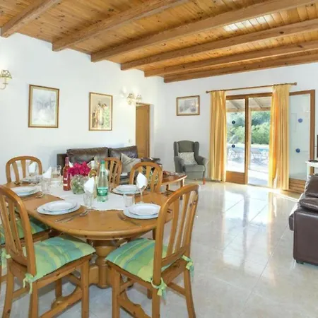 Willa Alejandra En *